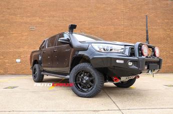 TOYOTA HILUX N80 4WD COUPLER GLOSS BLACK